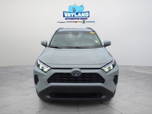 Used 2022 Toyota RAV4 XLE image 8