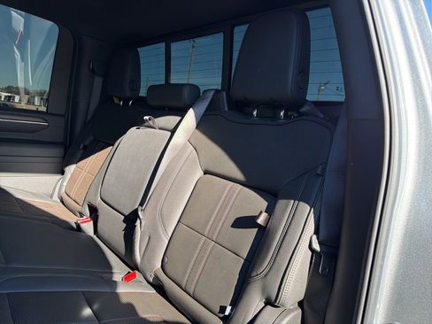 Used 2024 Chevrolet Silverado 2500 High Country image 12