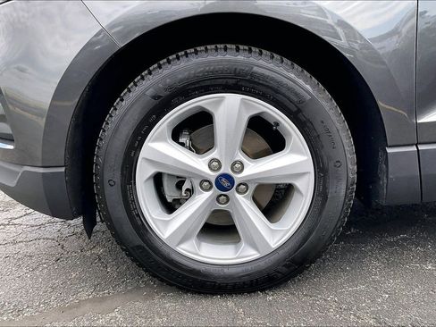 Used 2020 Ford Edge SE FWD image 8