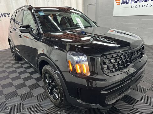 Used 2025 Kia Telluride AWD image 3