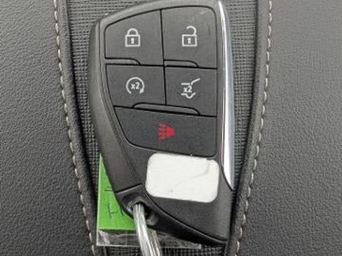 Used 2025 Buick Enclave Preferred image 21