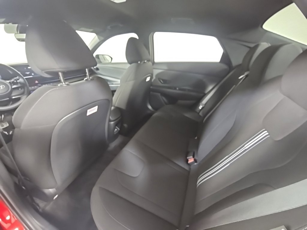 Certified 2025 Hyundai Elantra SEL FWD image 27