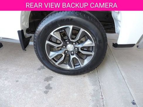 Certified 2022 Chevrolet Silverado 1500 LT RWD image 11