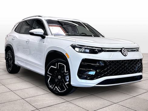 New 2026 Volkswagen Tiguan SEL R-Line AWD/4WD image 2