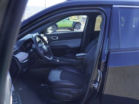 Certified 2024 Jeep Compass Latitude AWD/4WD image 22