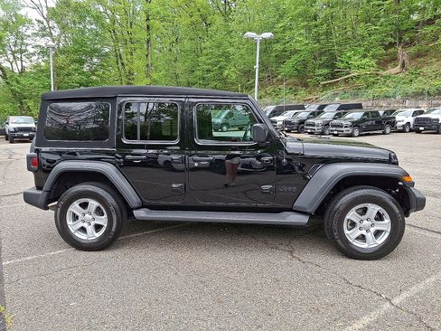 Used 2023 Jeep Wrangler Unlimited Sport AWD/4WD image 8