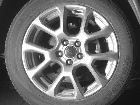 Used 2025 Jeep Compass Limited image 15