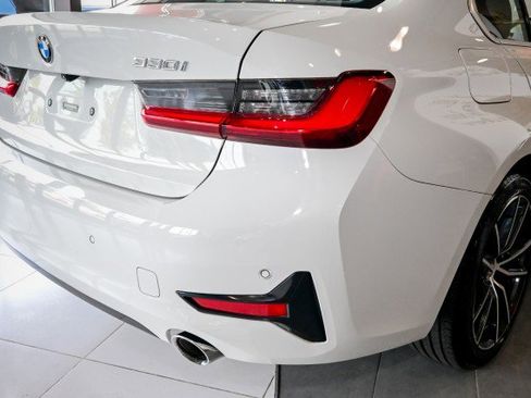 Used 2019 BMW 330i xDrive Sedan w/ Convenience Package image 12