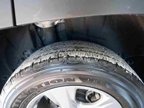 Used 2025 Toyota RAV4 XLE image 30