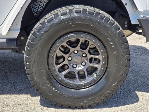 Used 2021 Jeep Wrangler Unlimited Rubicon w/ Xtreme Recon 35" Tire Package AWD/4WD image 22