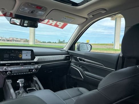 Used 2025 Kia Telluride EX w/ EX Captain's Chair Package AWD/4WD image 42
