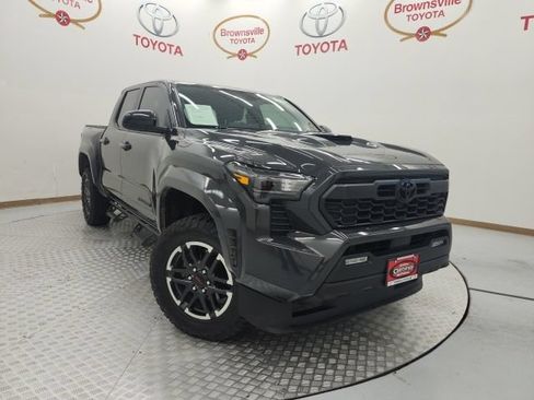 Certified 2025 Toyota Tacoma TRD Sport AWD/4WD image 1