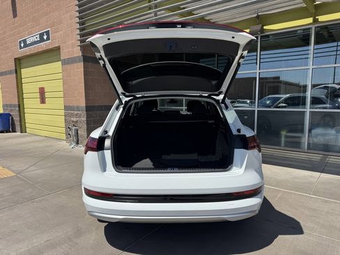 Used 2022 Audi e-tron Premium image 43