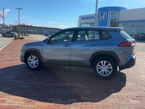 Used 2022 Toyota Corolla Cross L image 8