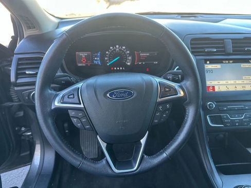 Used 2018 Ford Fusion SE w/ Equipment Group 201A image 13