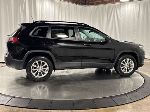 Used 2022 Jeep Cherokee Latitude Lux w/ Mopar Interior Package AWD/4WD image 13