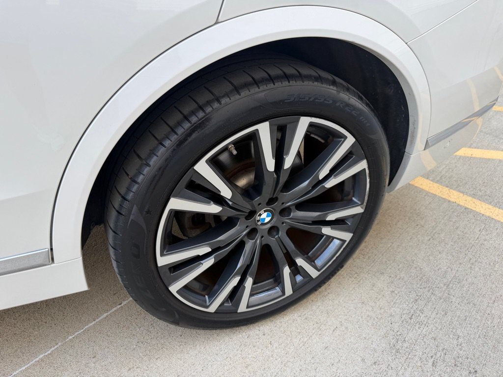 Used 2020 BMW X7 xDrive40i w/ Premium Package AWD/4WD image 10