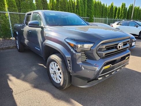 Certified 2025 Toyota Tacoma SR5 AWD/4WD image 3