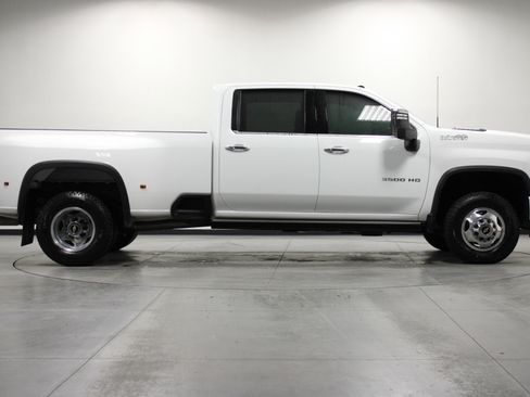 Used 2023 Chevrolet Silverado 3500 High Country w/ Technology Package image 3