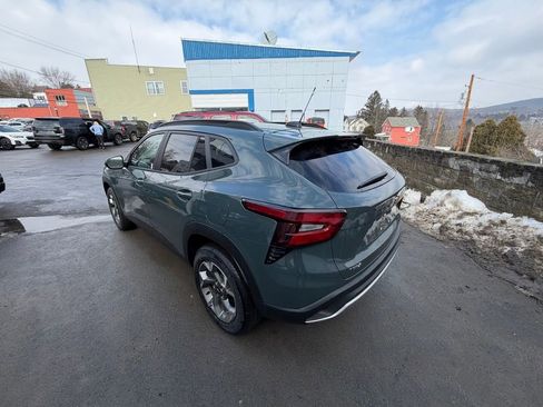 New 2026 Chevrolet Trax LT w/ LT Convenience Package image 3