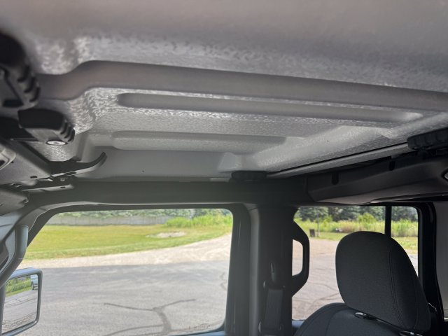 Used 2026 Jeep Wrangler Unlimited Rubicon AWD/4WD image 38