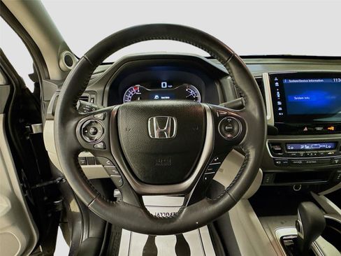 Used 2017 Honda Ridgeline RTL-T image 11