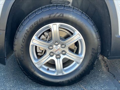 Used 2019 GMC Acadia SLE FWD image 11