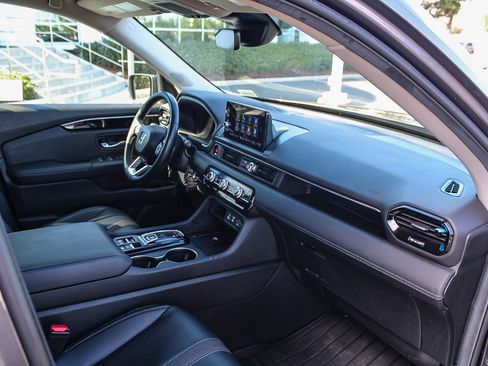 Used 2025 Honda Pilot EX-L image 18