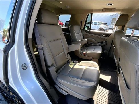 Used 2017 GMC Yukon SLT image 25