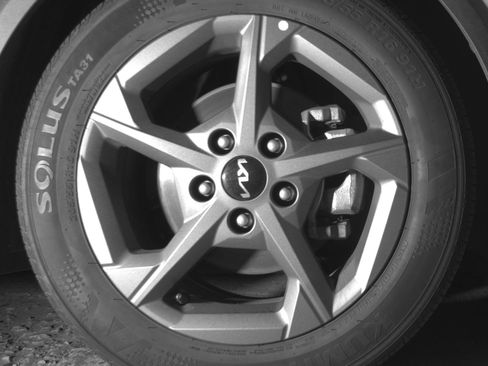 Used 2025 Kia K4 LXS image 13