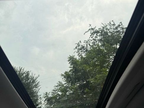 Used 2017 Honda CR-V Touring image 21