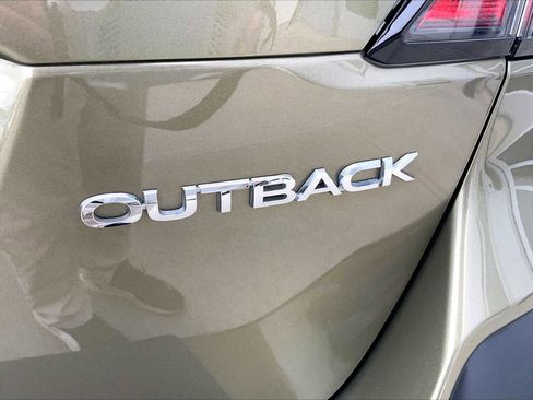 Used 2022 Subaru Outback Limited AWD/4WD image 10