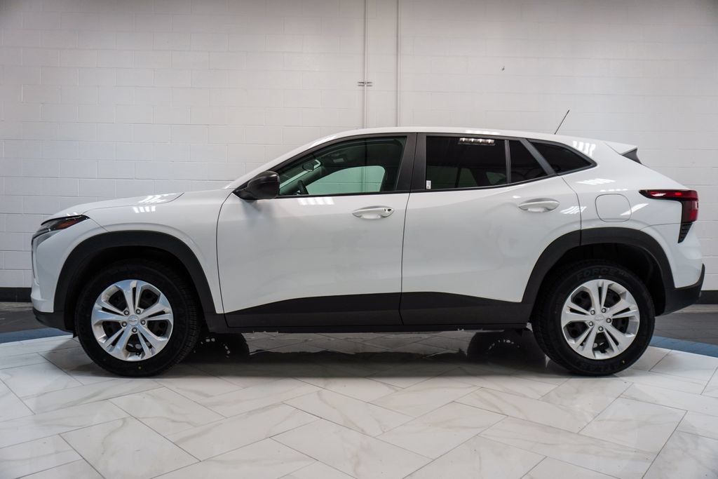 Used 2025 Chevrolet Trax LS FWD image 33