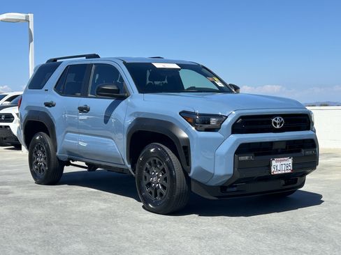 Certified 2026 Toyota 4Runner SR5 AWD/4WD image 2