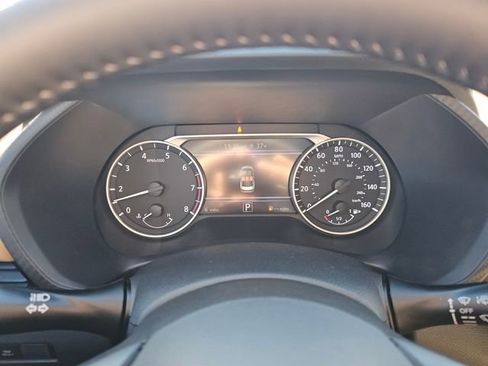 Used 2025 Nissan Sentra SV w/ SV Premium Package image 23