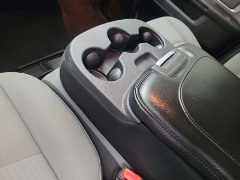 Used 2022 RAM 1500 Classic SLT image 26