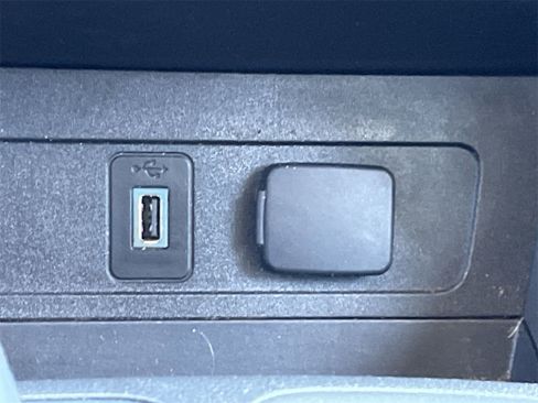 Used 2017 Ford Escape SE image 27