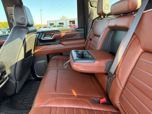 Used 2024 GMC Sierra 2500 Denali Ultimate AWD/4WD image 21