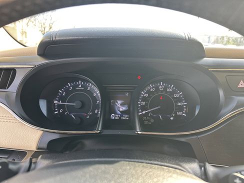 Used 2017 Toyota Avalon XLE image 21