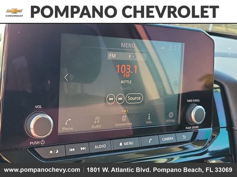 Used 2022 Nissan Pathfinder SV image 32