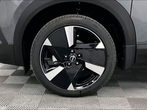 New 2026 Nissan Kicks SR w/ SR Premium Package AWD/4WD image 12