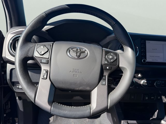 Used 2022 Toyota Tacoma TRD Off-Road AWD/4WD image 14