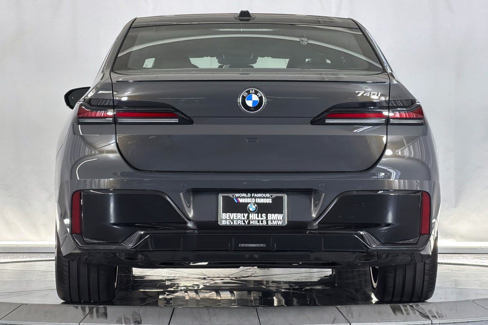 New 2026 BMW 740i RWD image 10