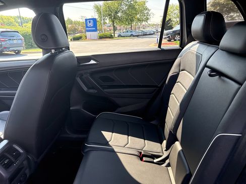 Used 2022 Volkswagen Tiguan SEL R-Line AWD/4WD image 22