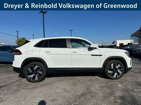 New 2025 Volkswagen Atlas Cross Sport SE image 8