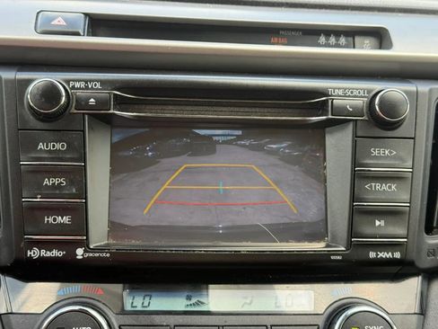 Used 2018 Toyota RAV4 XLE FWD image 12