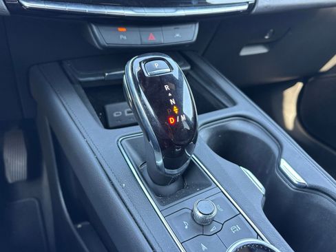 Used 2024 Cadillac XT4 Premium Luxury image 12