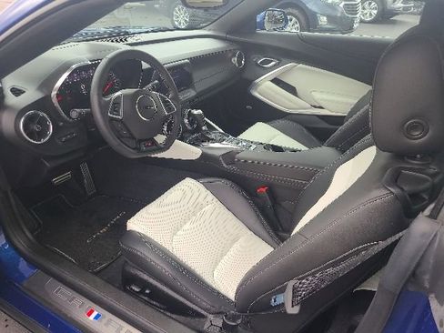 Used 2020 Chevrolet Camaro SS RWD image 12