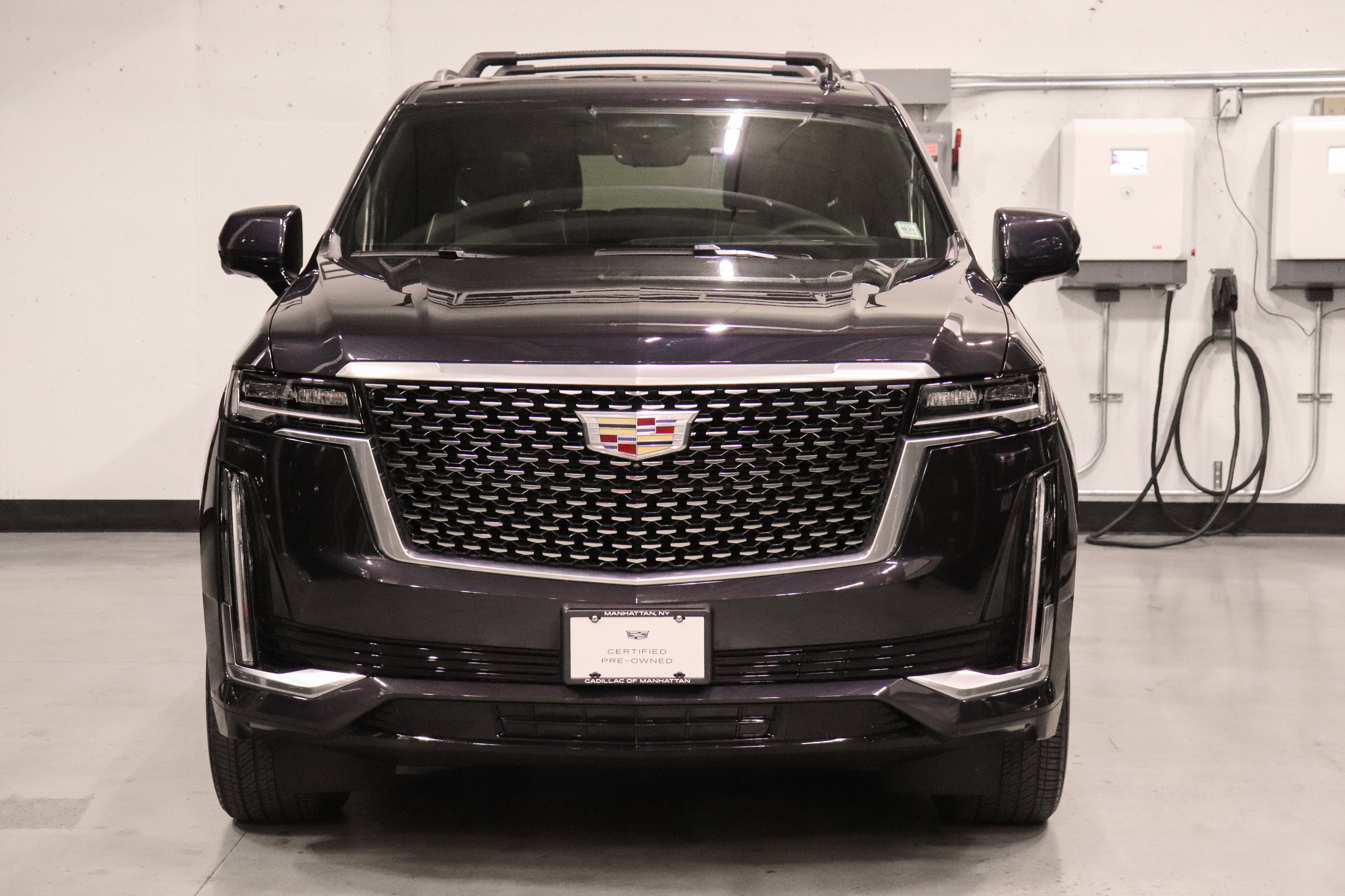 Certified 2023 Cadillac Escalade ESV Premium Luxury AWD/4WD image 8