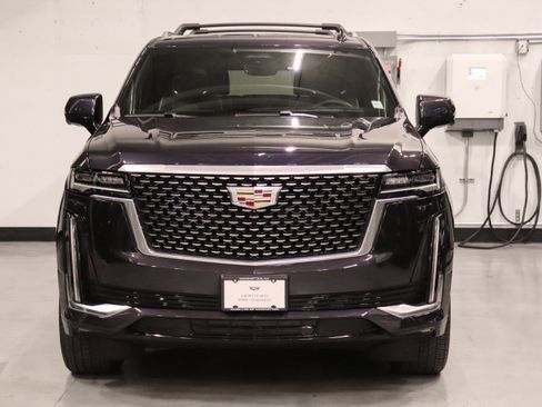 Used 2023 Cadillac Escalade ESV Premium Luxury AWD/4WD image 8